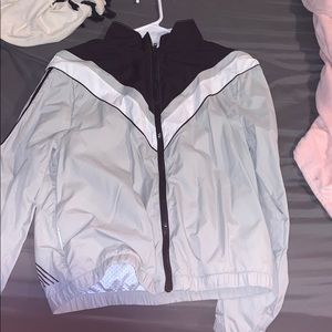 VS pink wind breaker